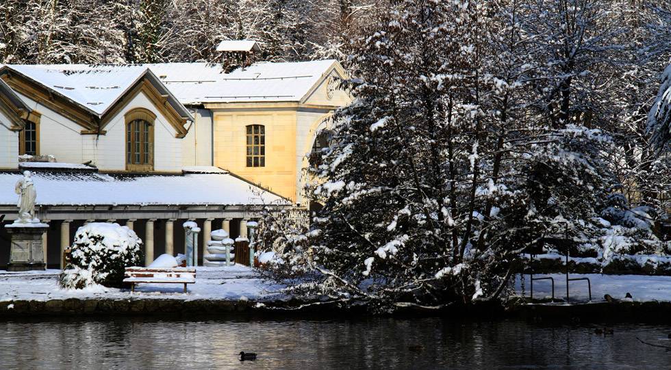 Termes Chaberts sous la neige avec un canard Termes Chaberts sous la neige avec un canard